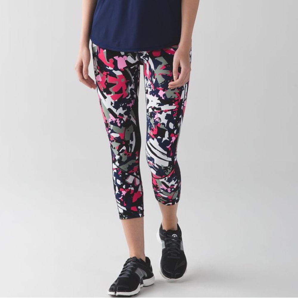 Lululemon Pace Rival Crop • Pop Cut Boom Juice Multi • Black Leggings